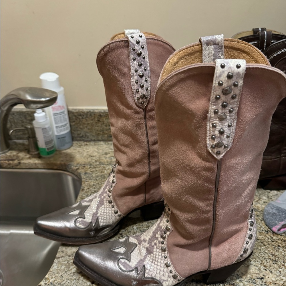 Amanda Lambert Cow girl boots. Worn twice